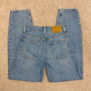 The Gia High Rise Carrot 28L by Denim Forum from Aritzia